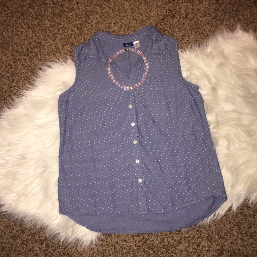 *NECKLACE INCLUDED* Sleeveless Button Down Shirt
